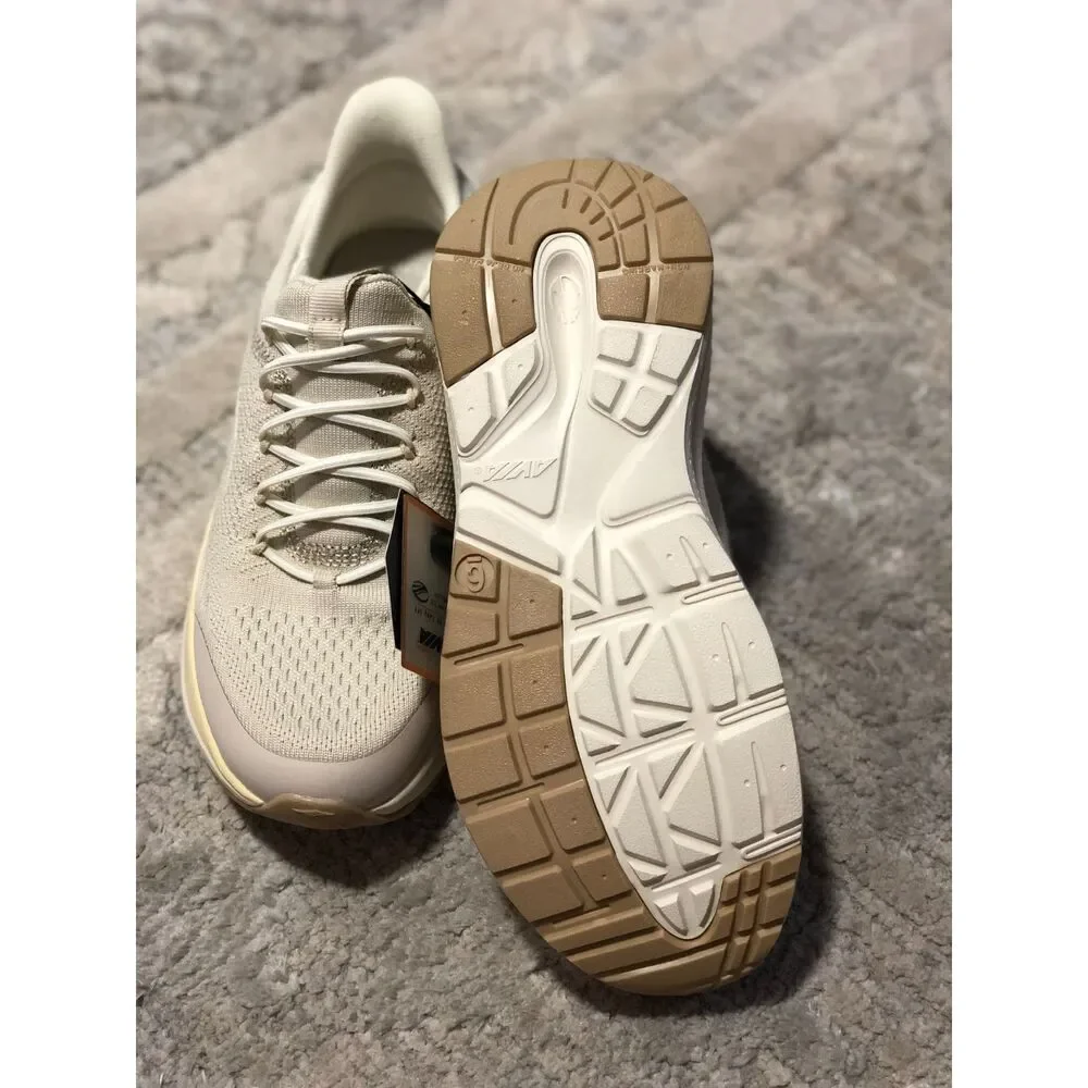 Woman's 6 New Creme Tennis Shoes
